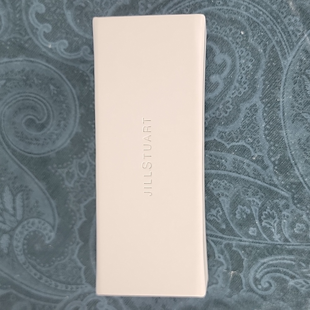 Jill Stuart White Eyeglass Case  (Case Only, No glasses)